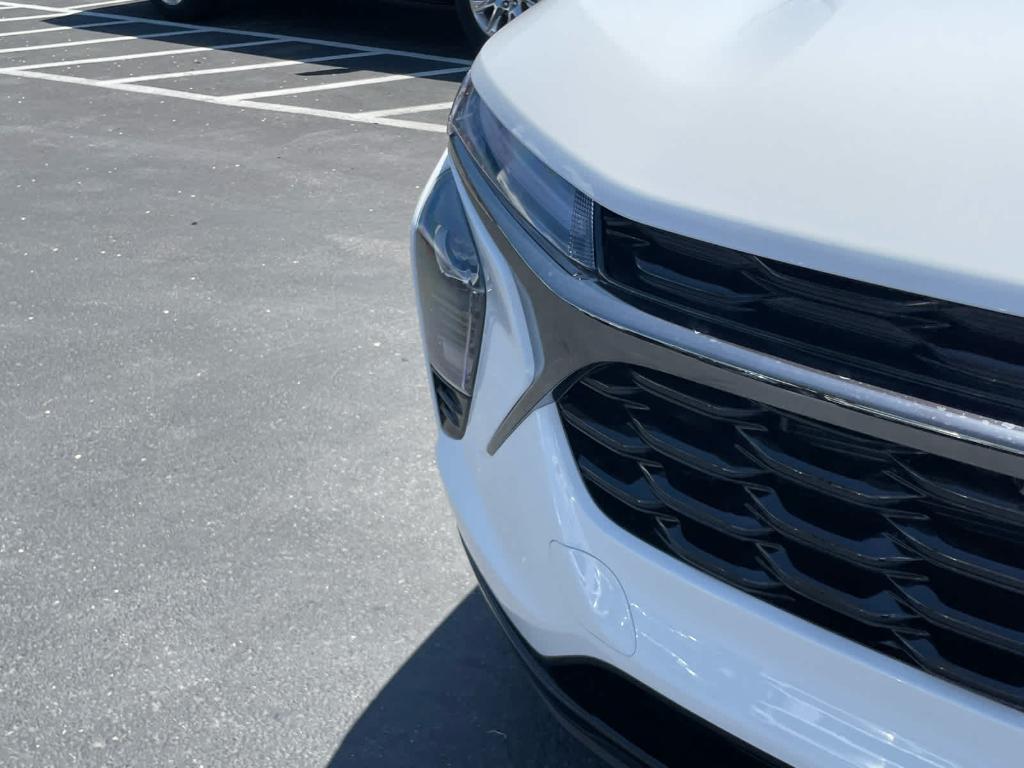 new 2025 Chevrolet Trax car, priced at $26,290