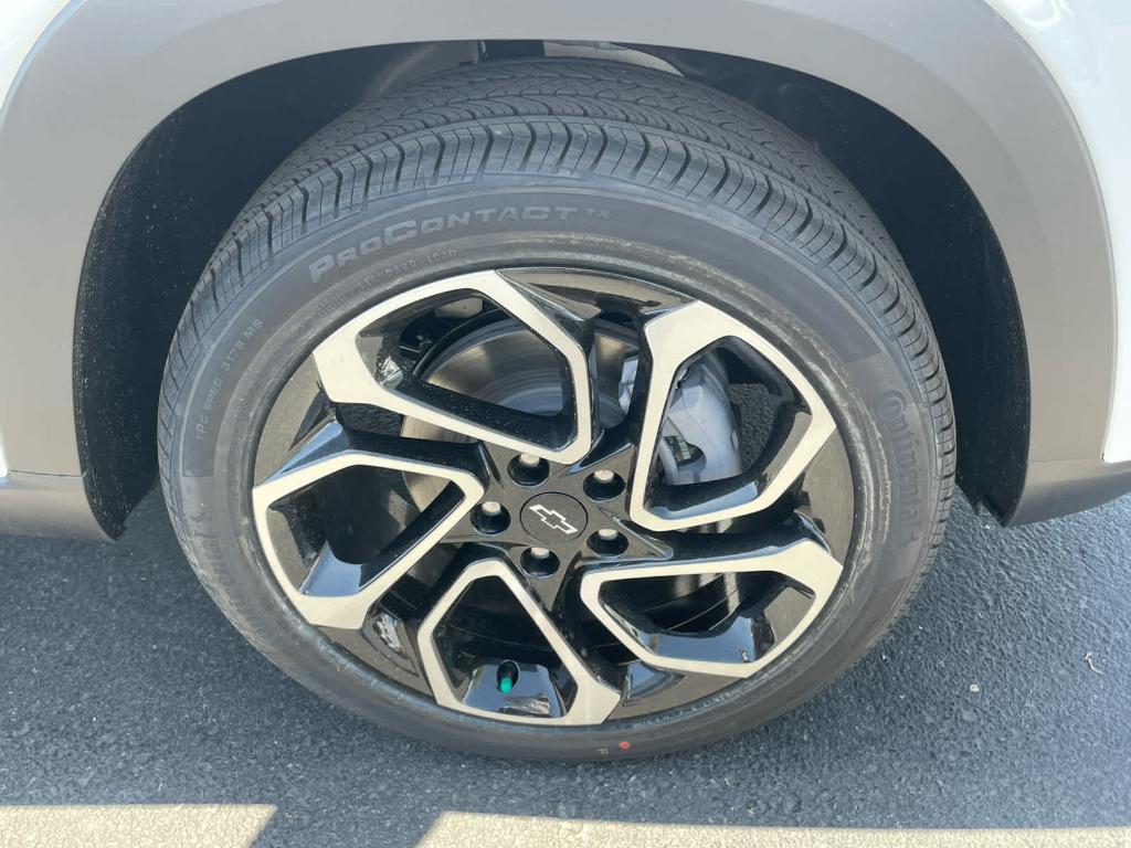 new 2025 Chevrolet Trax car, priced at $26,290