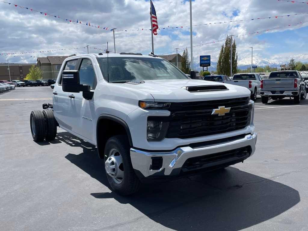 new 2025 Chevrolet Silverado 3500 car, priced at $57,070