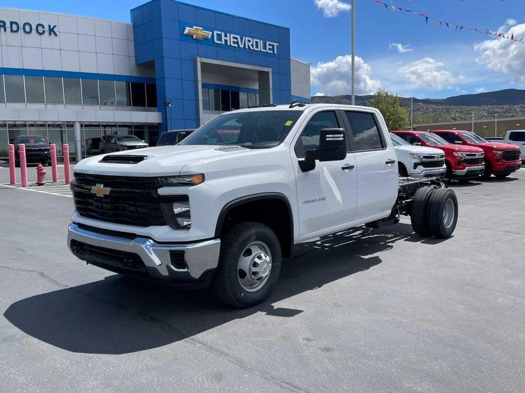 new 2025 Chevrolet Silverado 3500 car, priced at $57,070