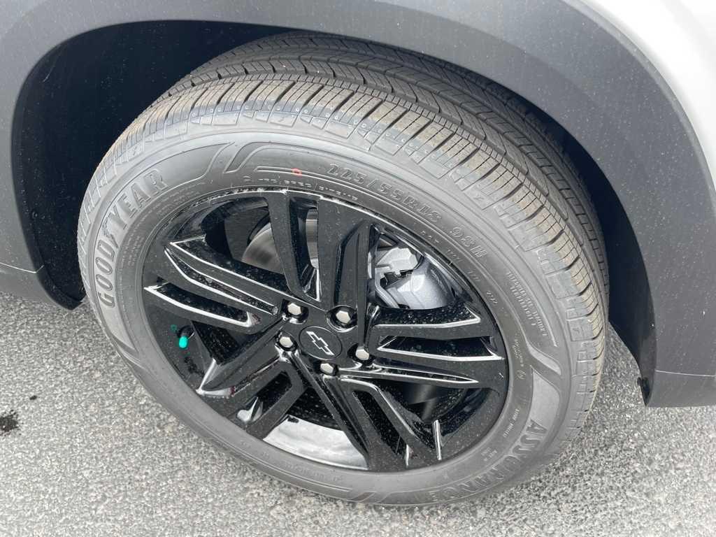 new 2025 Chevrolet Trax car, priced at $26,090