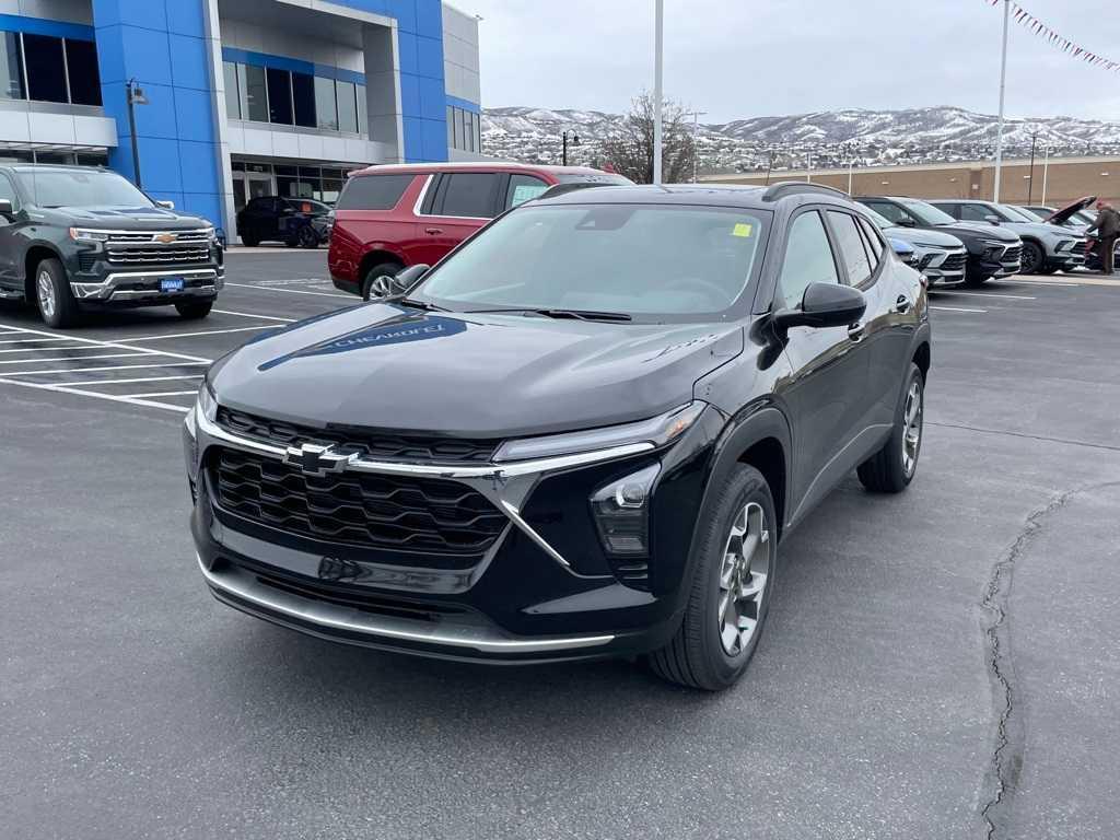 new 2025 Chevrolet Trax car, priced at $26,030