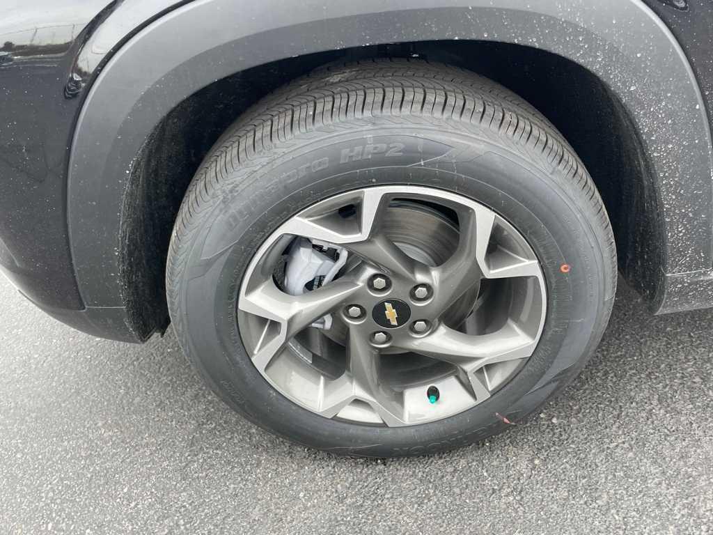 new 2025 Chevrolet Trax car, priced at $26,030