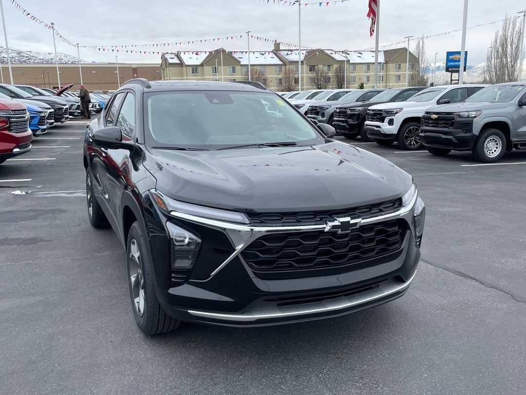 new 2025 Chevrolet Trax car, priced at $26,030