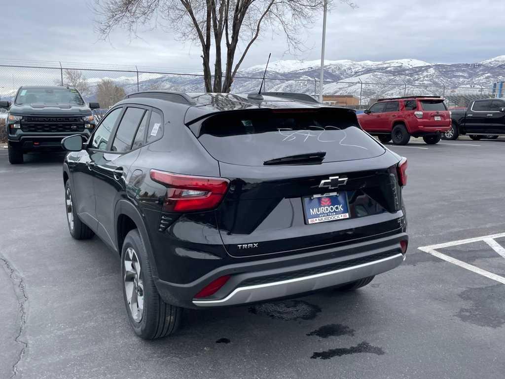 new 2025 Chevrolet Trax car, priced at $26,030