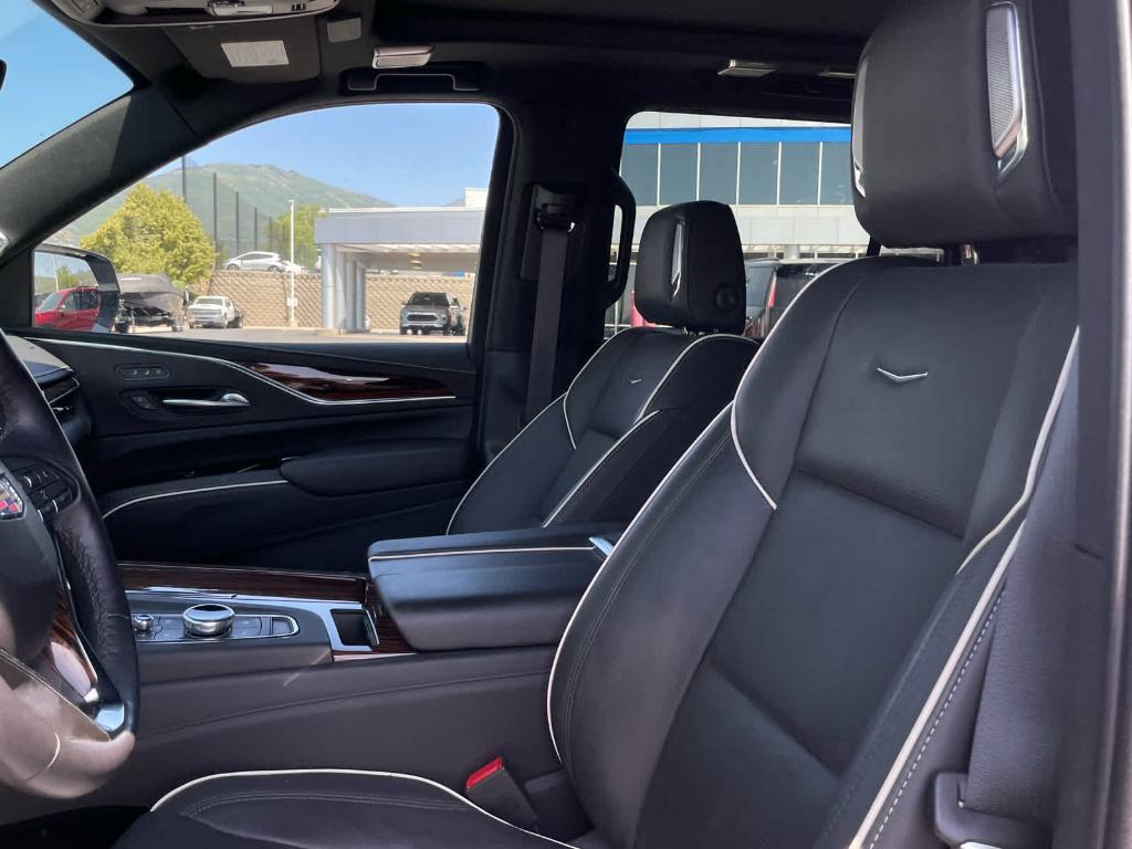 used 2022 Cadillac Escalade car, priced at $68,931