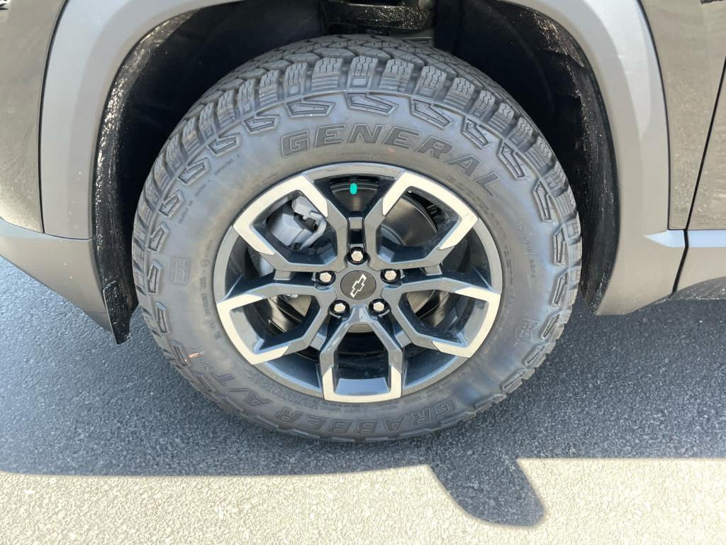 new 2026 Chevrolet Equinox car, priced at $35,145