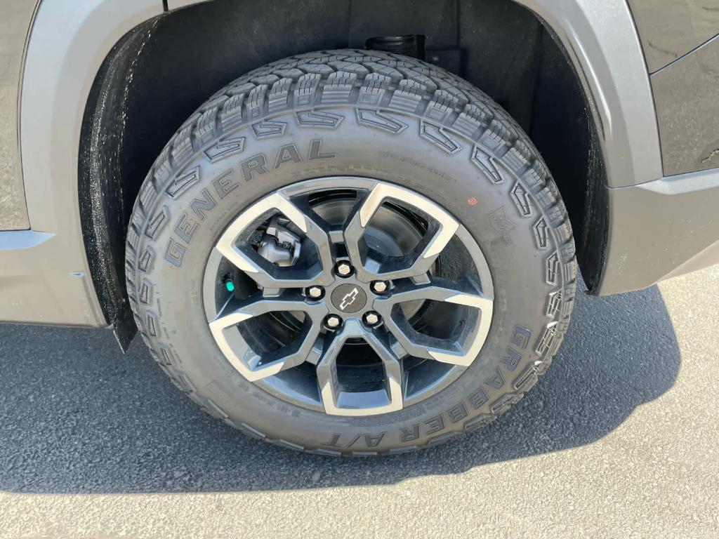 new 2026 Chevrolet Equinox car, priced at $35,145