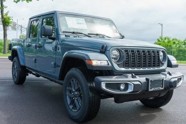 new 2025 Jeep Gladiator car, priced at $45,358