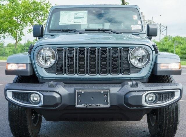 new 2025 Jeep Gladiator car, priced at $45,358