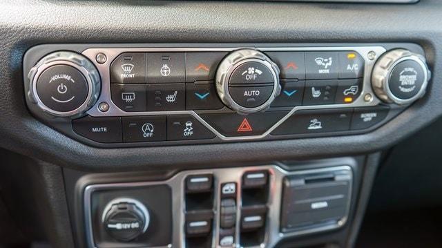 new 2025 Jeep Gladiator car, priced at $45,358