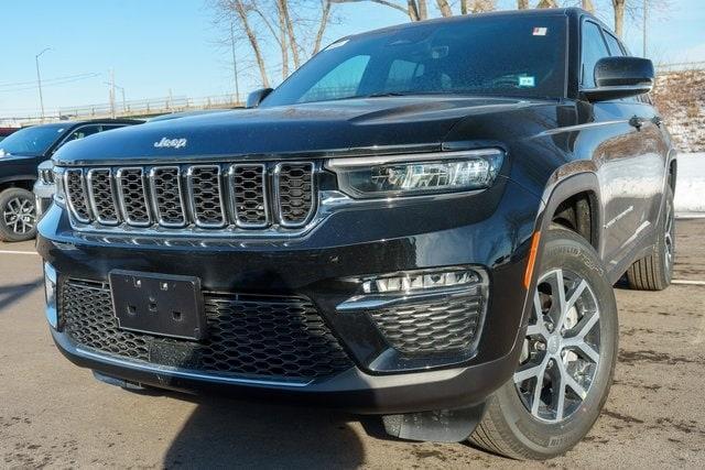 new 2025 Jeep Grand Cherokee car, priced at $41,499