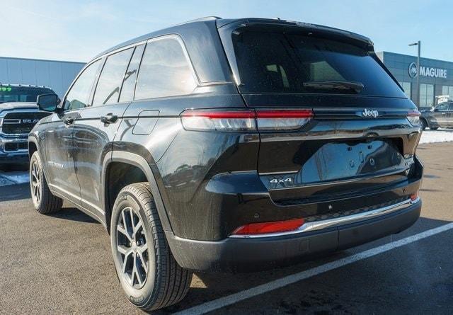 new 2025 Jeep Grand Cherokee car, priced at $41,499