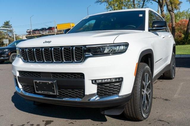 new 2025 Jeep Grand Cherokee L car, priced at $45,999