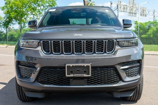 new 2025 Jeep Grand Cherokee car, priced at $40,738