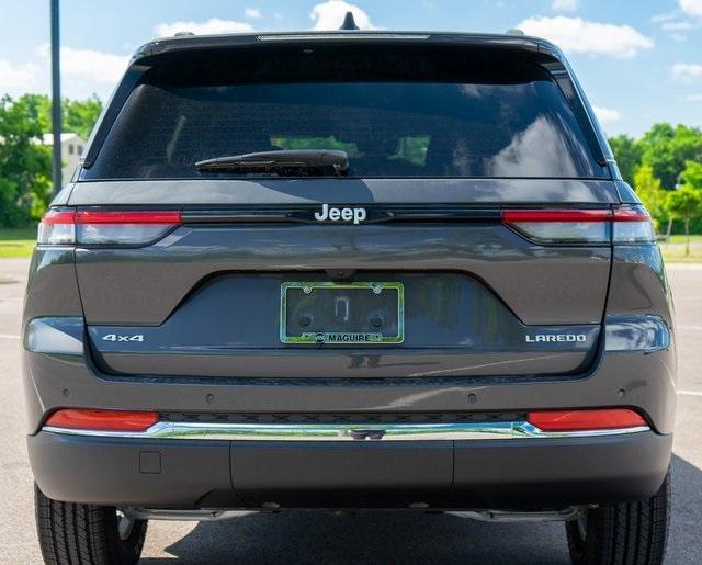 new 2025 Jeep Grand Cherokee car, priced at $40,738