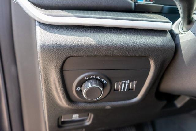 new 2025 Jeep Grand Cherokee car, priced at $40,738