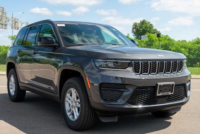new 2025 Jeep Grand Cherokee car, priced at $40,738
