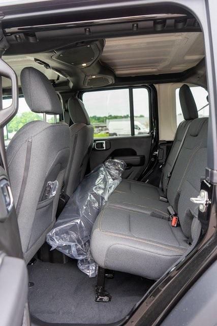 new 2025 Jeep Wrangler car, priced at $46,986