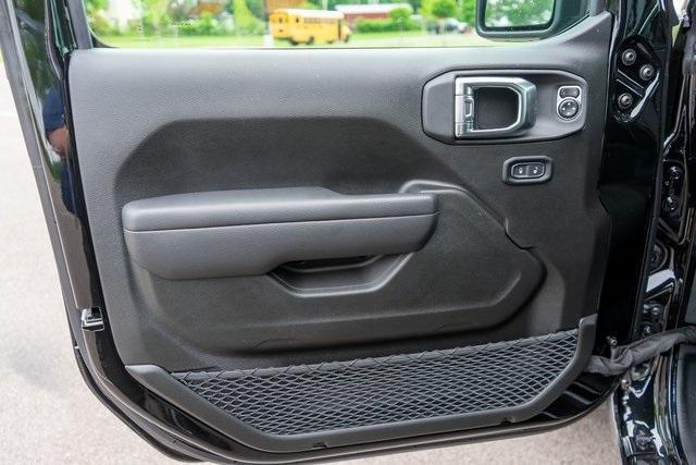 new 2025 Jeep Wrangler car, priced at $46,986