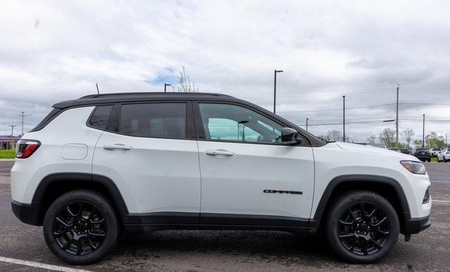 used 2022 Jeep Compass car, priced at $24,999