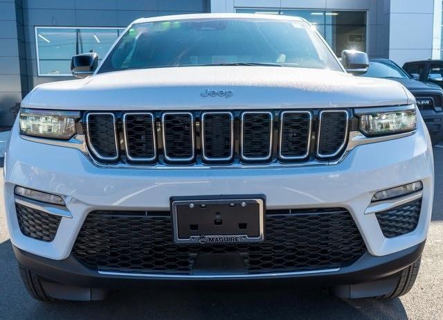 new 2025 Jeep Grand Cherokee car, priced at $45,999