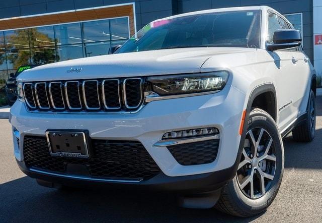 new 2025 Jeep Grand Cherokee car, priced at $45,999