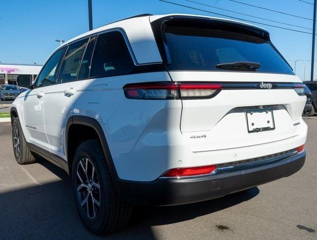 new 2025 Jeep Grand Cherokee car, priced at $45,999