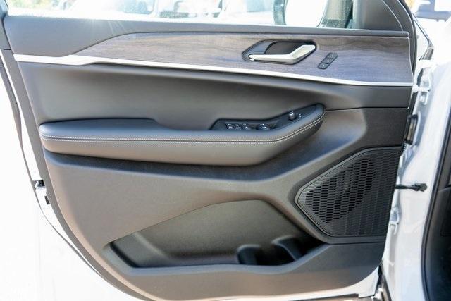 new 2025 Jeep Grand Cherokee car, priced at $47,249