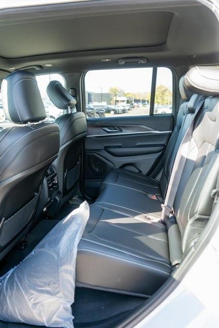 new 2025 Jeep Grand Cherokee car, priced at $47,249