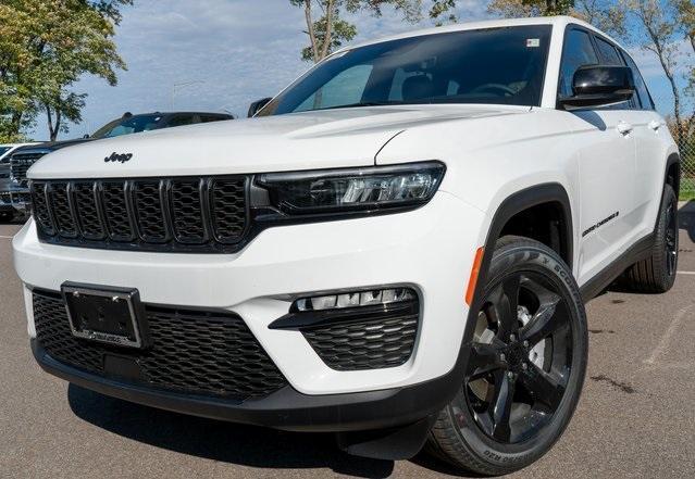 new 2025 Jeep Grand Cherokee car, priced at $47,249