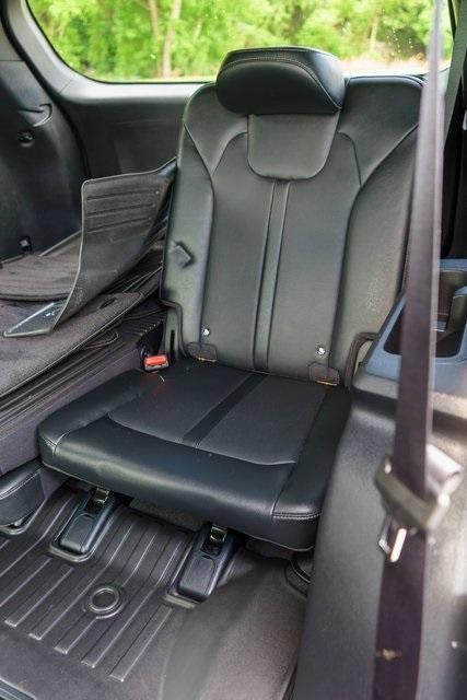 used 2025 Kia Sorento car, priced at $43,999