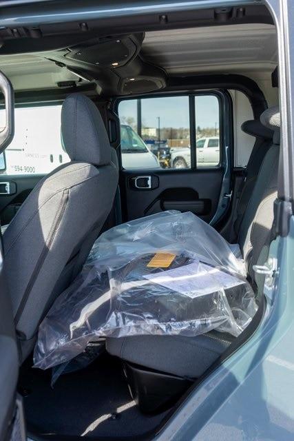 new 2025 Jeep Gladiator car, priced at $45,780