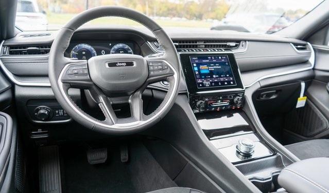 new 2025 Jeep Grand Cherokee car, priced at $41,749