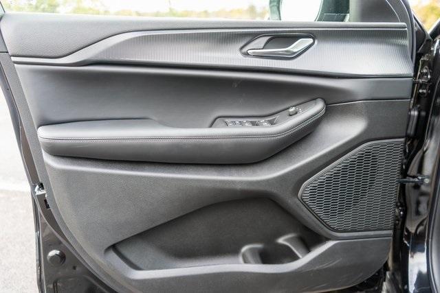 new 2025 Jeep Grand Cherokee car, priced at $41,749