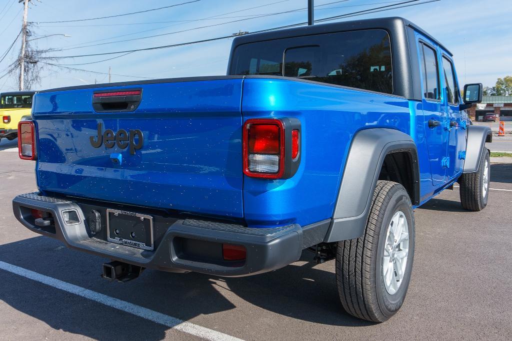 new 2023 Jeep Gladiator car, priced at $50,532