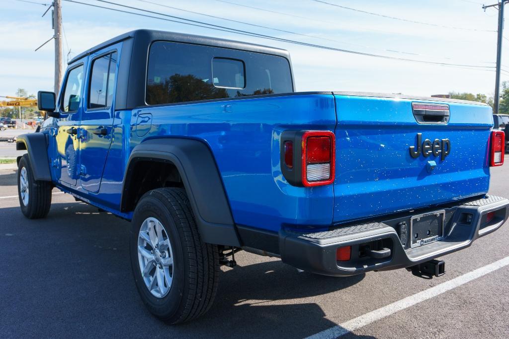 new 2023 Jeep Gladiator car, priced at $50,532