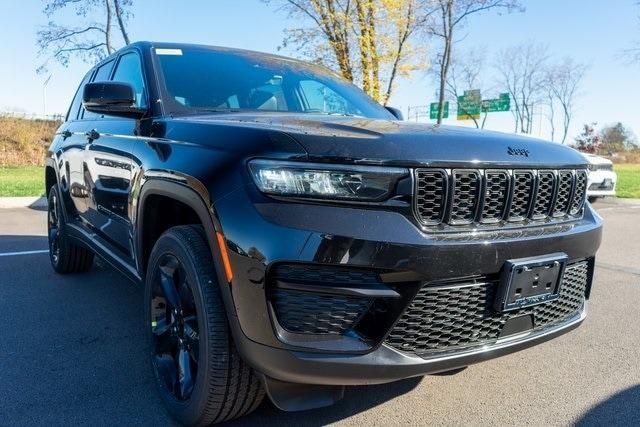 new 2025 Jeep Grand Cherokee car, priced at $44,867