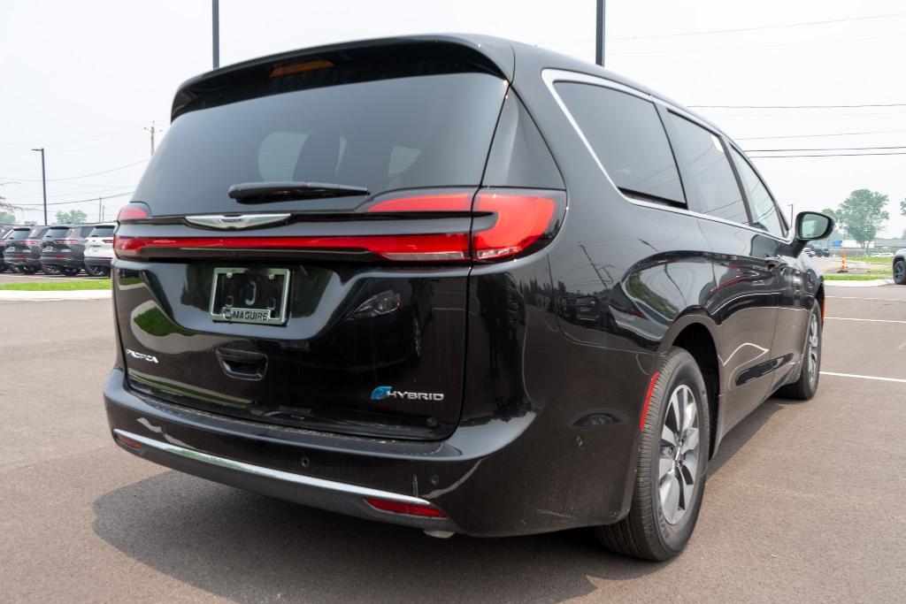 new 2023 Chrysler Pacifica Hybrid car, priced at $39,499