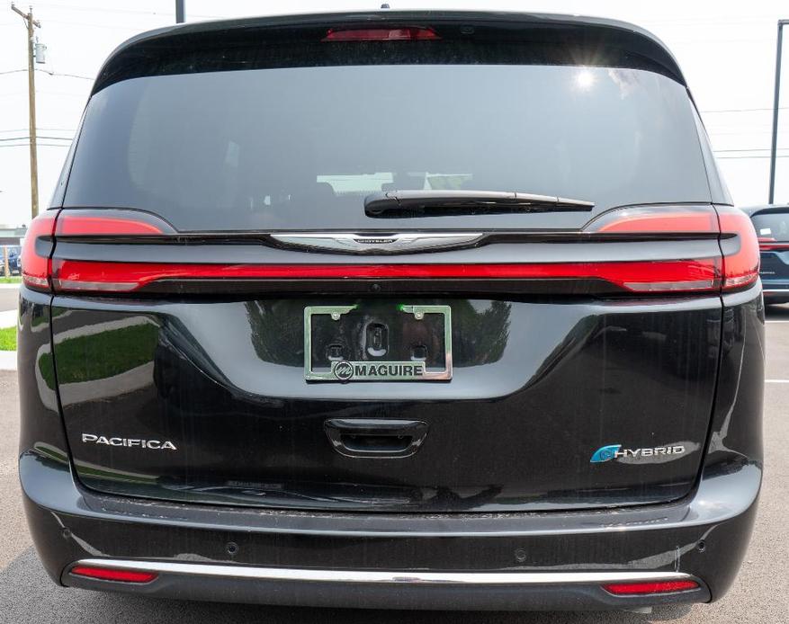 new 2023 Chrysler Pacifica Hybrid car, priced at $39,499