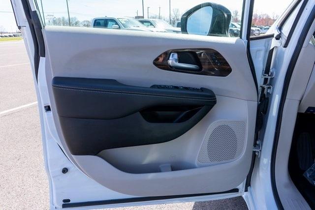used 2023 Chrysler Pacifica car, priced at $31,899