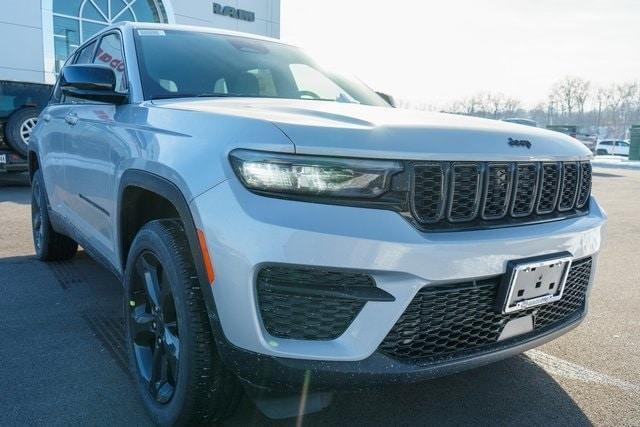 new 2025 Jeep Grand Cherokee car, priced at $42,499