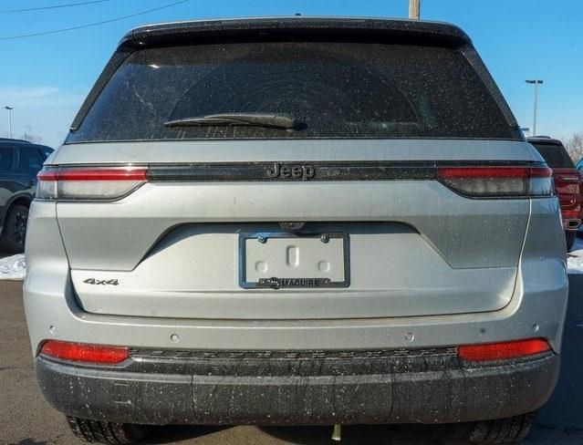 new 2025 Jeep Grand Cherokee car, priced at $42,499