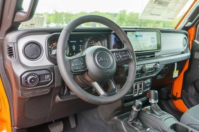 new 2025 Jeep Wrangler car, priced at $44,215