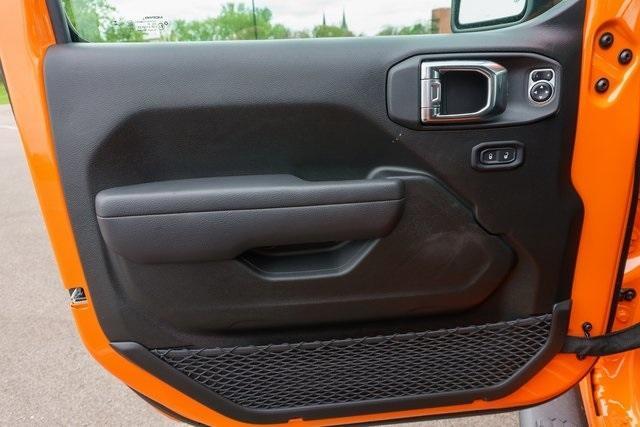 new 2025 Jeep Wrangler car, priced at $44,215