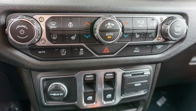 new 2025 Jeep Wrangler car, priced at $42,659