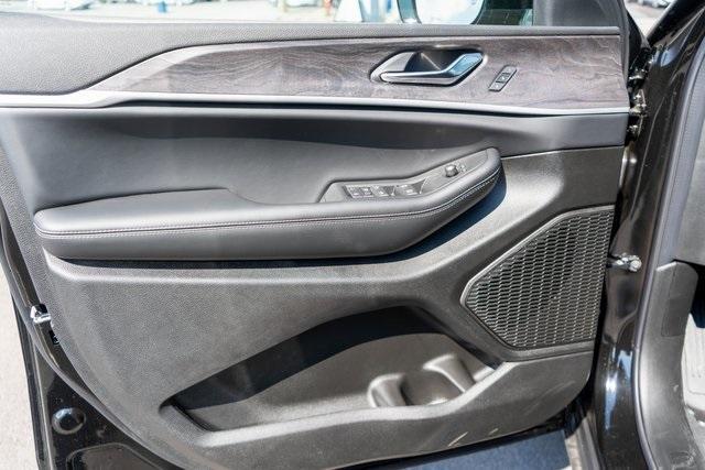 new 2025 Jeep Grand Cherokee L car, priced at $41,499