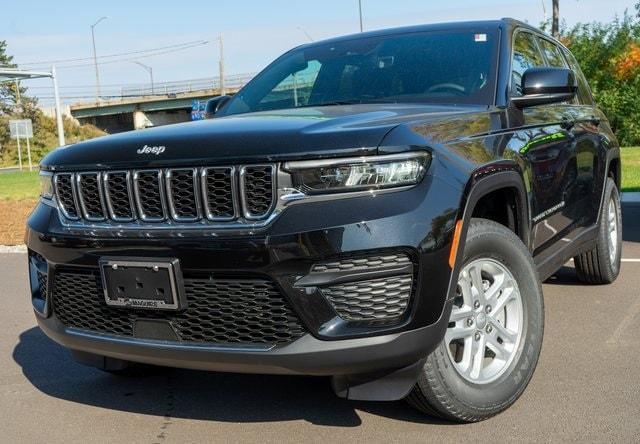 new 2025 Jeep Grand Cherokee car, priced at $36,499