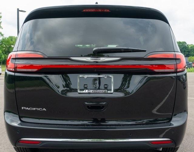 new 2025 Chrysler Pacifica car, priced at $43,147