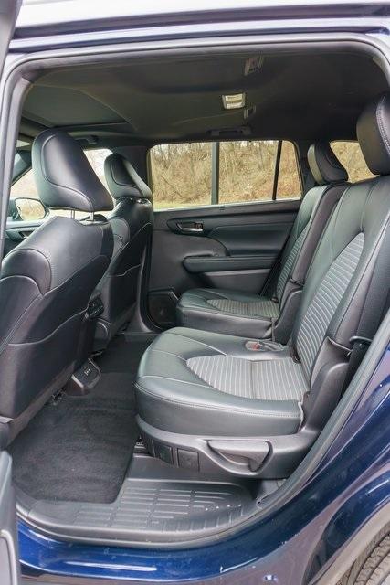 used 2022 Toyota Highlander car, priced at $37,999
